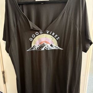 151- hiatus ‘Good Vibes' Graphic Tee